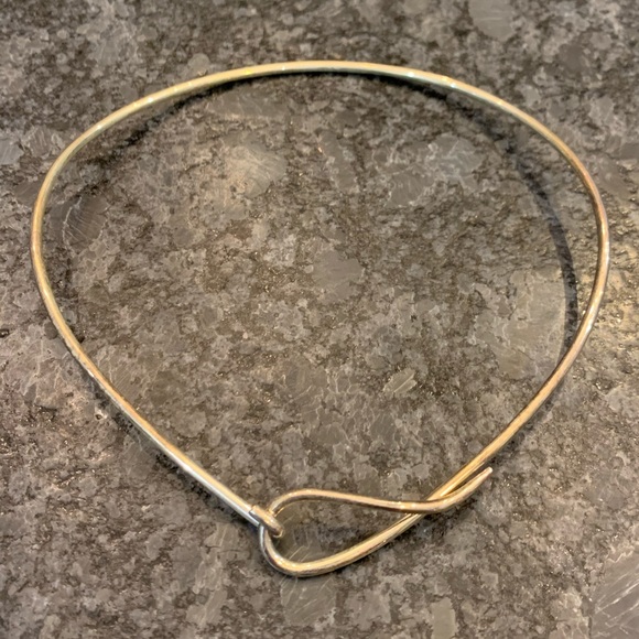 Beautiful Solid Cuff Hook Choker Necklace Twist - Picture 4 of 8